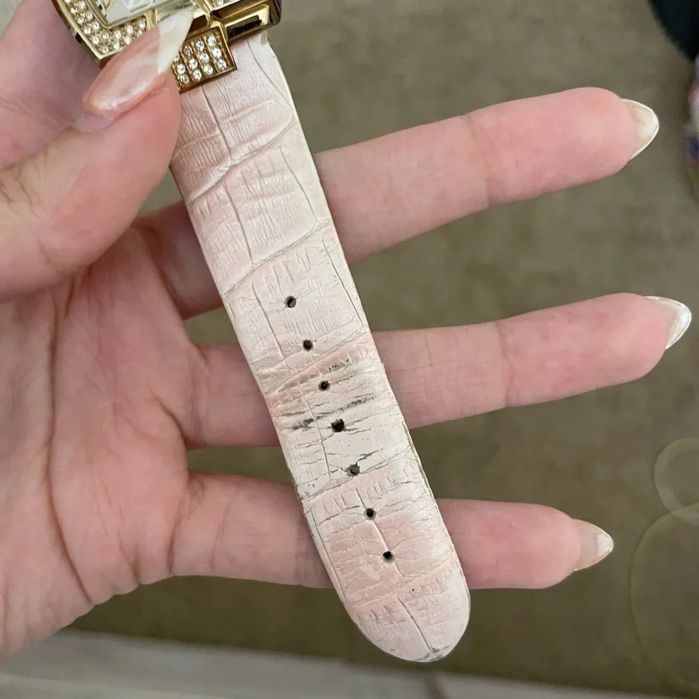 Guess watch needs new batteries